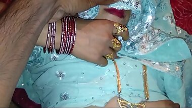 Desi Married Bhabhi Fuck in Wedroom